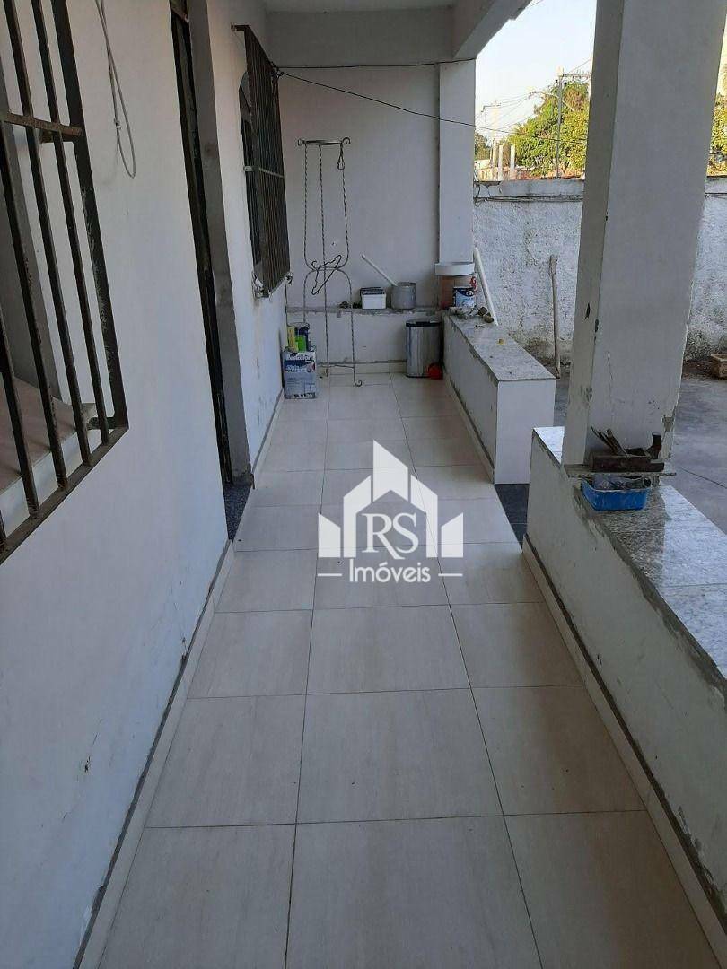 Casa à venda com 3 quartos, 200m² - Foto 11