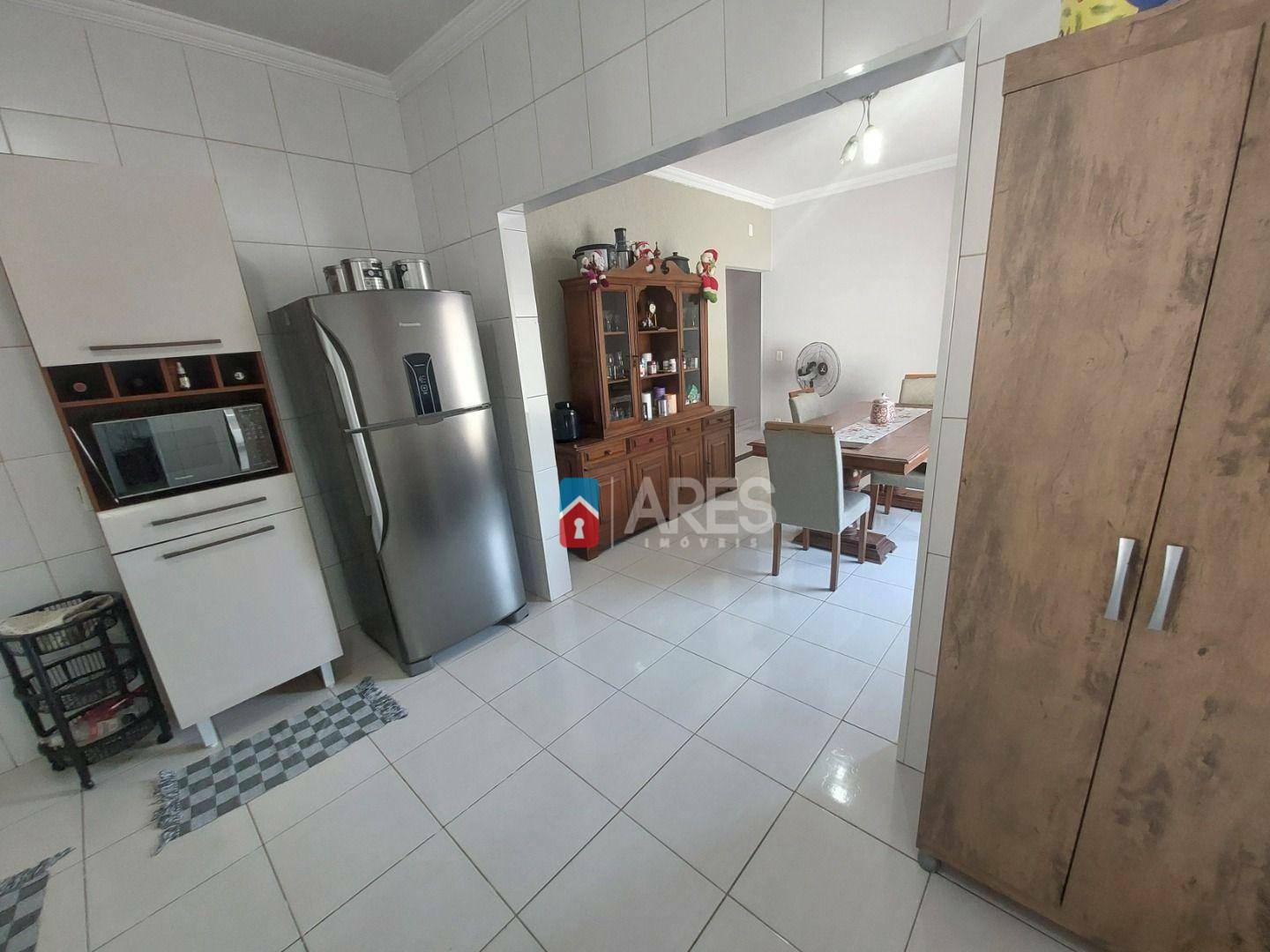 Casa à venda com 4 quartos, 205m² - Foto 7