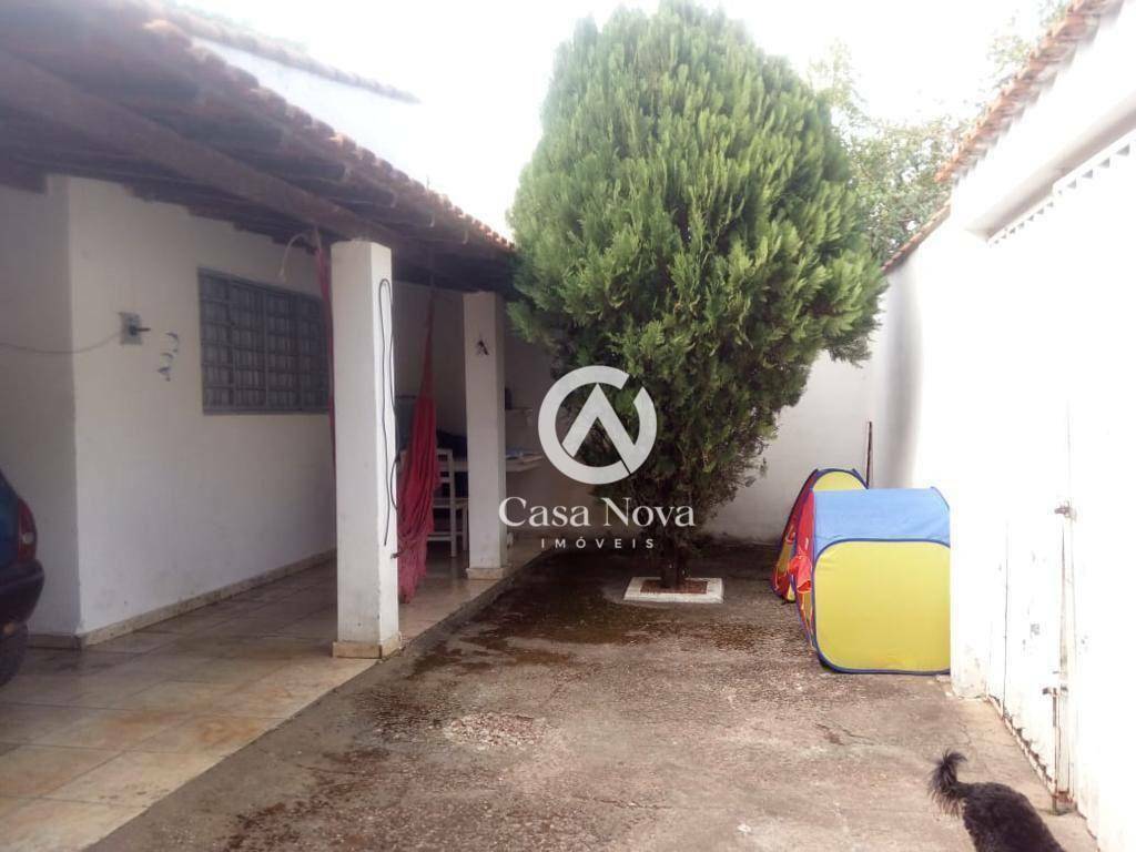 Casa à venda com 2 quartos, 88m² - Foto 1