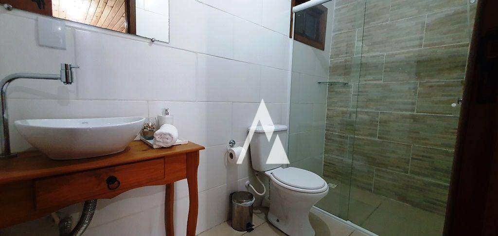 Pousada-Chalé à venda com 5 quartos, 210m² - Foto 17