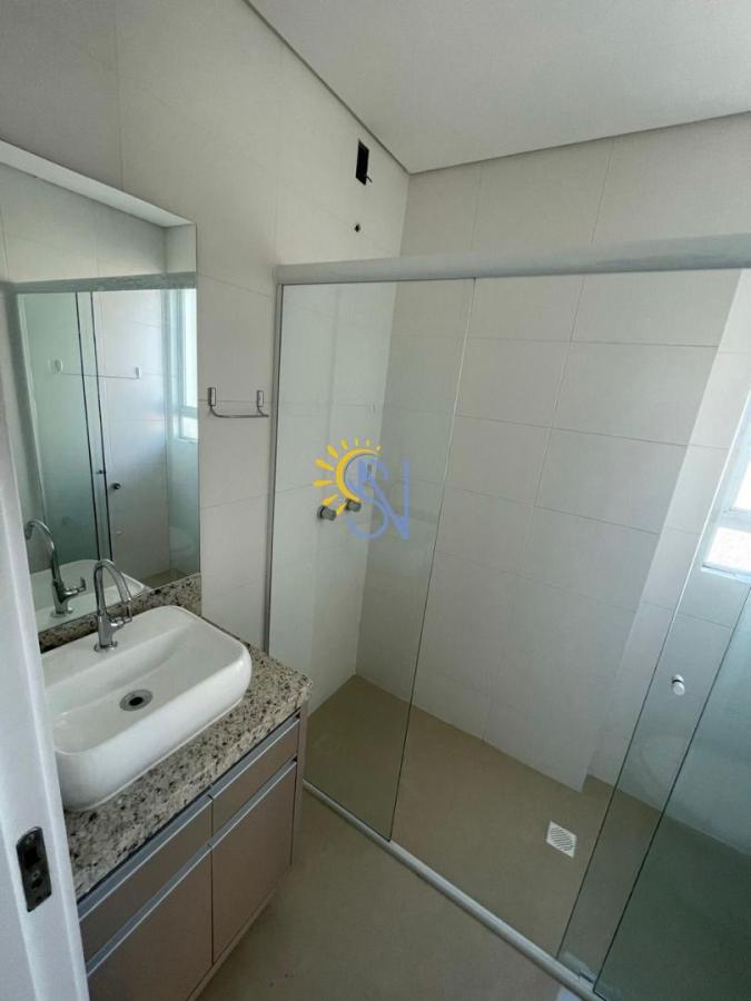 Apartamento para alugar com 3 quartos, 110m² - Foto 11