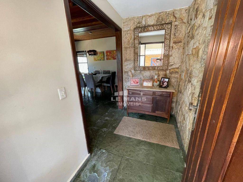 Casa à venda com 3 quartos, 237m² - Foto 8