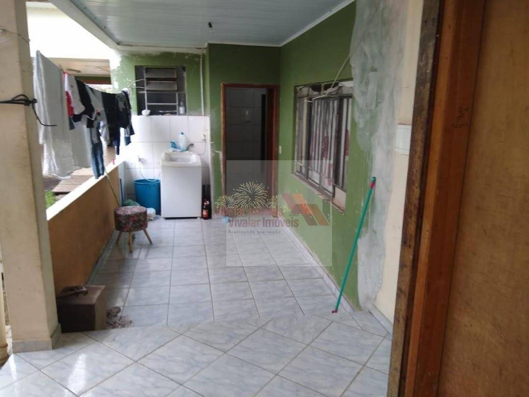 Casa à venda com 3 quartos, 50m² - Foto 1