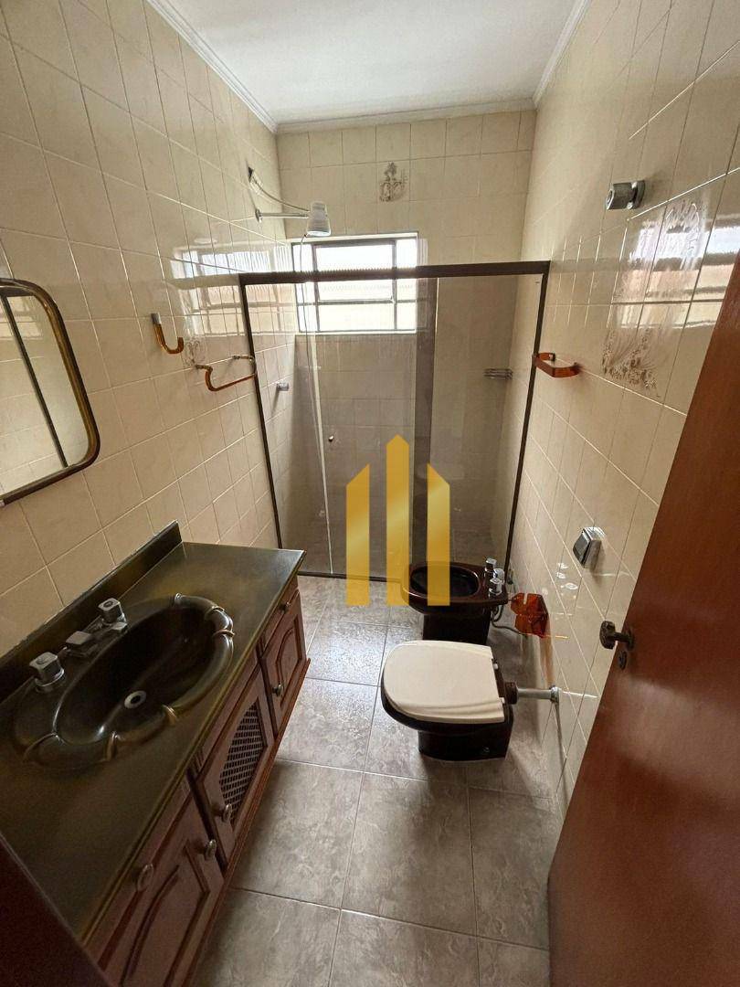 Sobrado à venda e aluguel com 3 quartos, 230m² - Foto 13