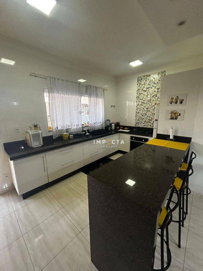 Casa à venda com 3 quartos, 148m² - Foto 4