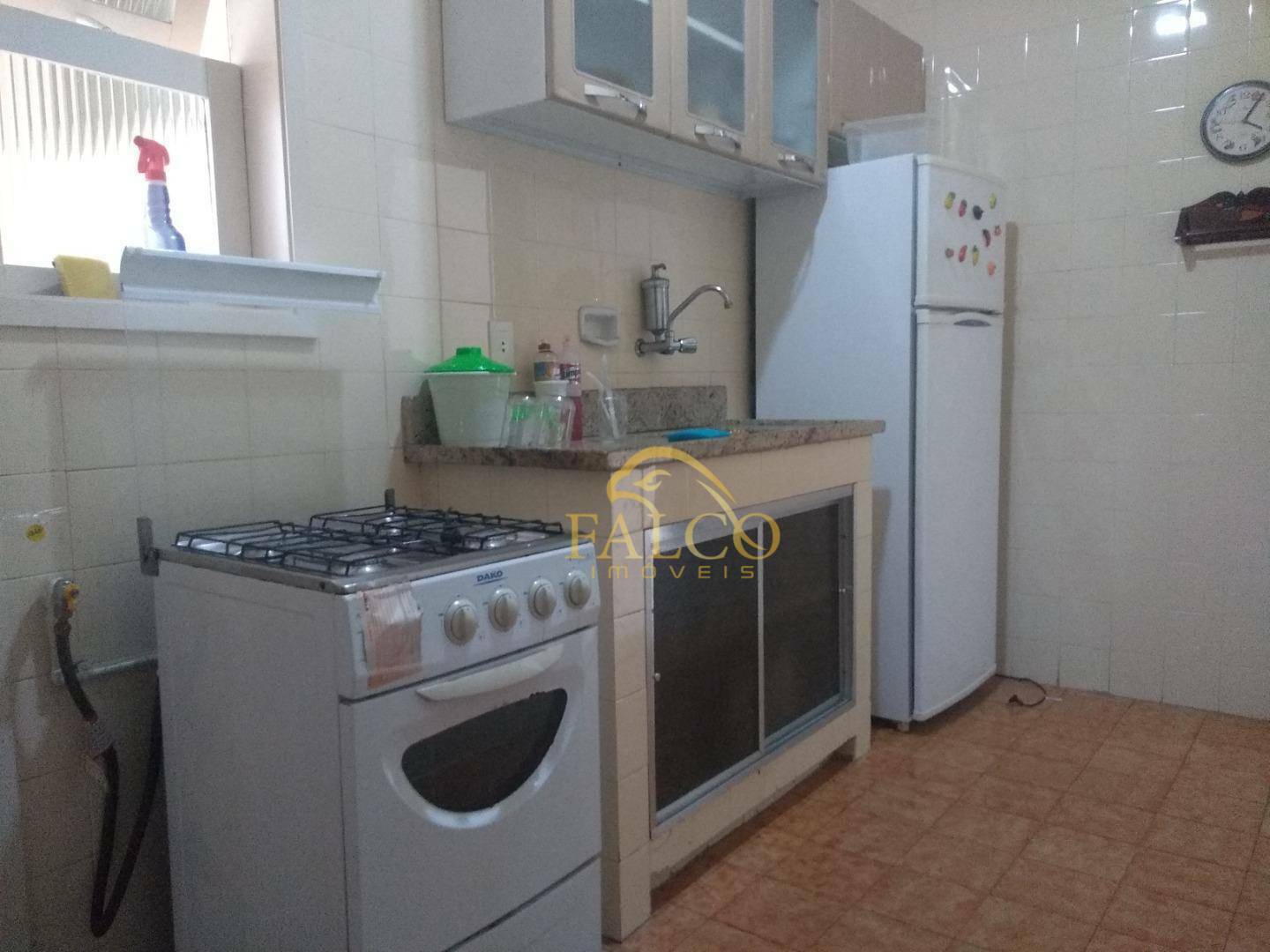 Apartamento à venda com 2 quartos, 70m² - Foto 4