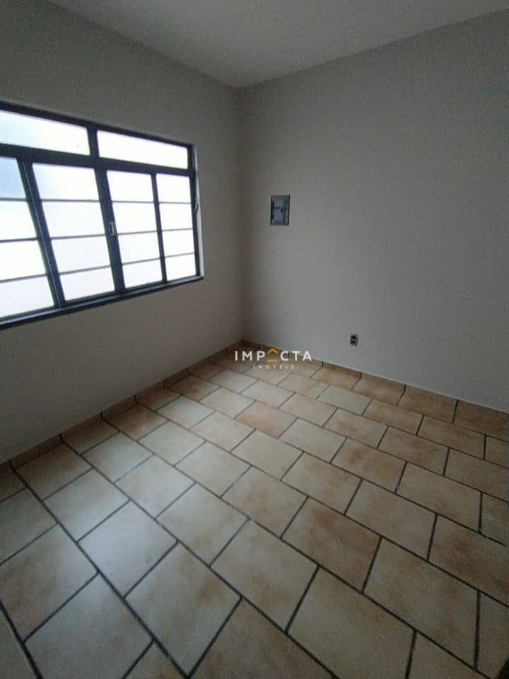 Casa à venda com 2 quartos, 200m² - Foto 5