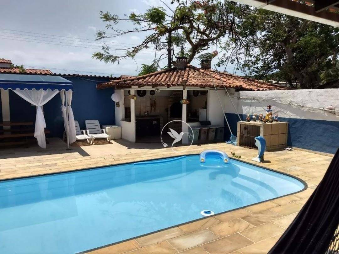 Casa à venda com 6 quartos, 260m² - Foto 4