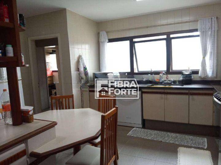 Apartamento à venda com 3 quartos, 199m² - Foto 12