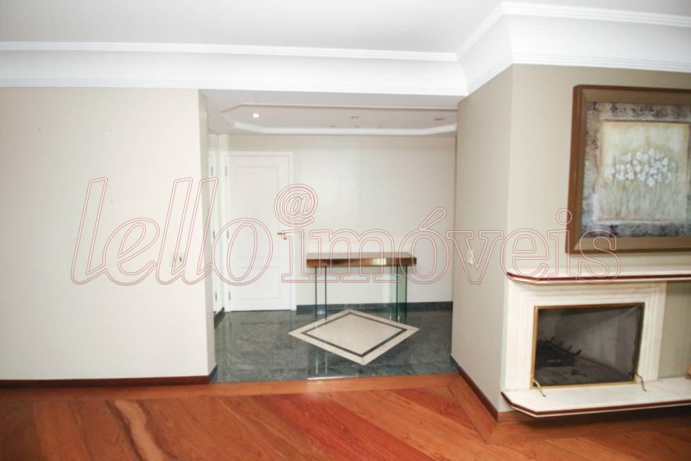 Apartamento à venda com 3 quartos, 220m² - Foto 1