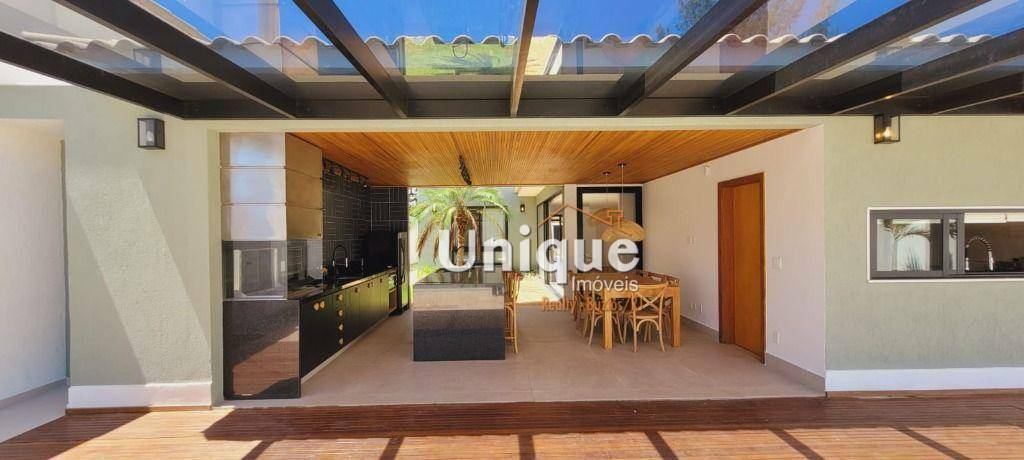 Casa à venda com 6 quartos, 300m² - Foto 58