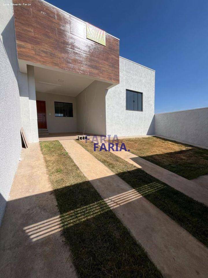 Casa à venda com 3 quartos, 155m² - Foto 2