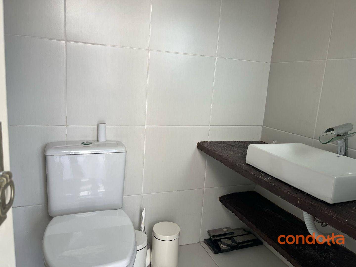 Casa para alugar com 4 quartos, 300m² - Foto 20