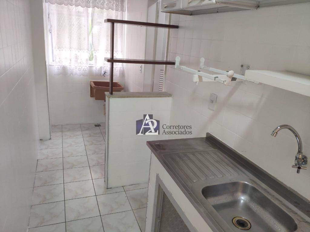 Apartamento à venda com 2 quartos, 70m² - Foto 13