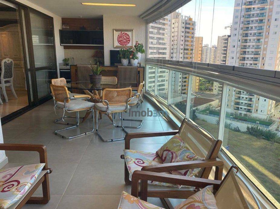 Apartamento à venda com 3 quartos, 165m² - Foto 9