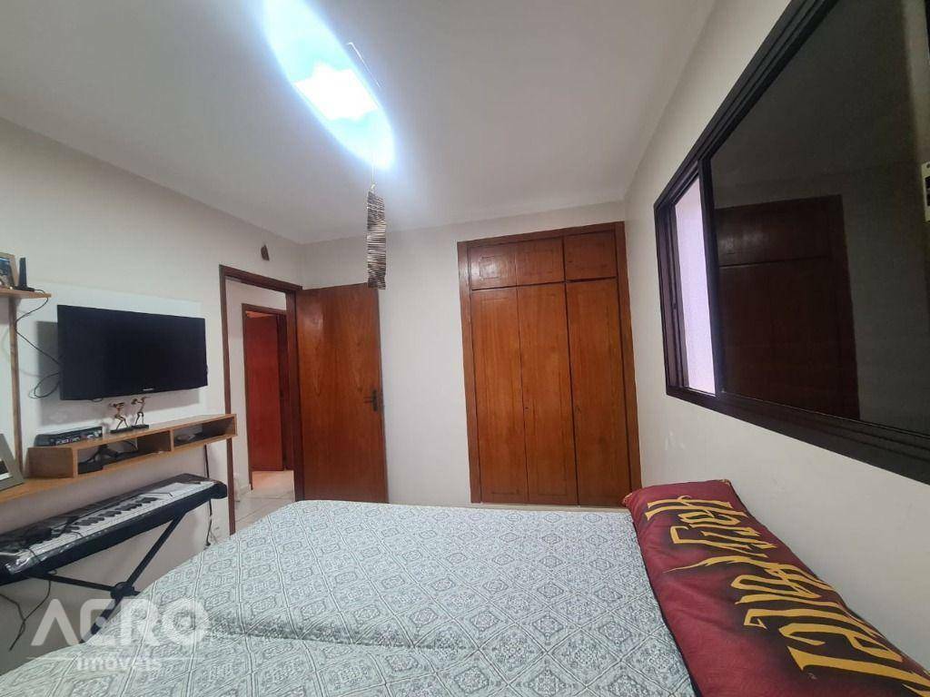 Apartamento à venda com 3 quartos, 140m² - Foto 8