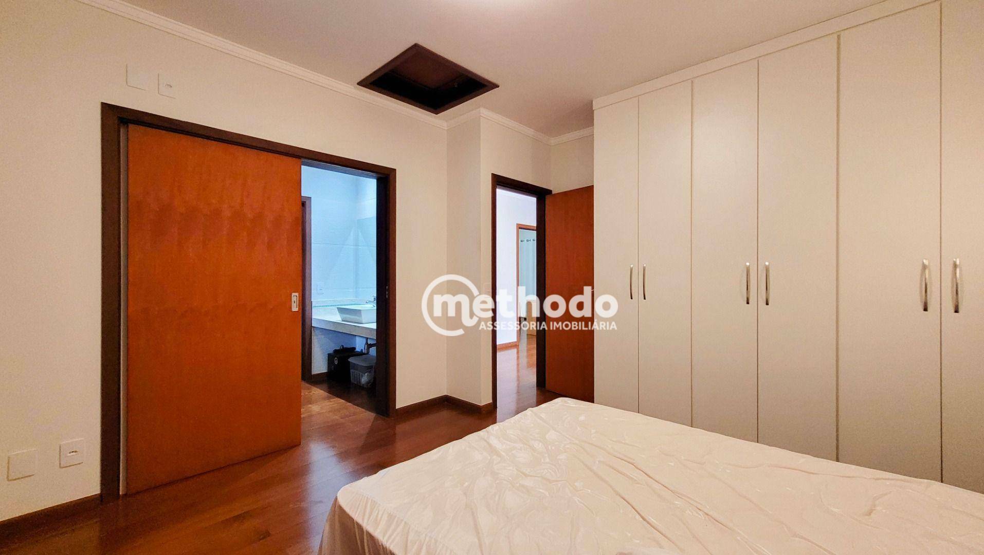 Casa de Condomínio à venda com 4 quartos, 309m² - Foto 31