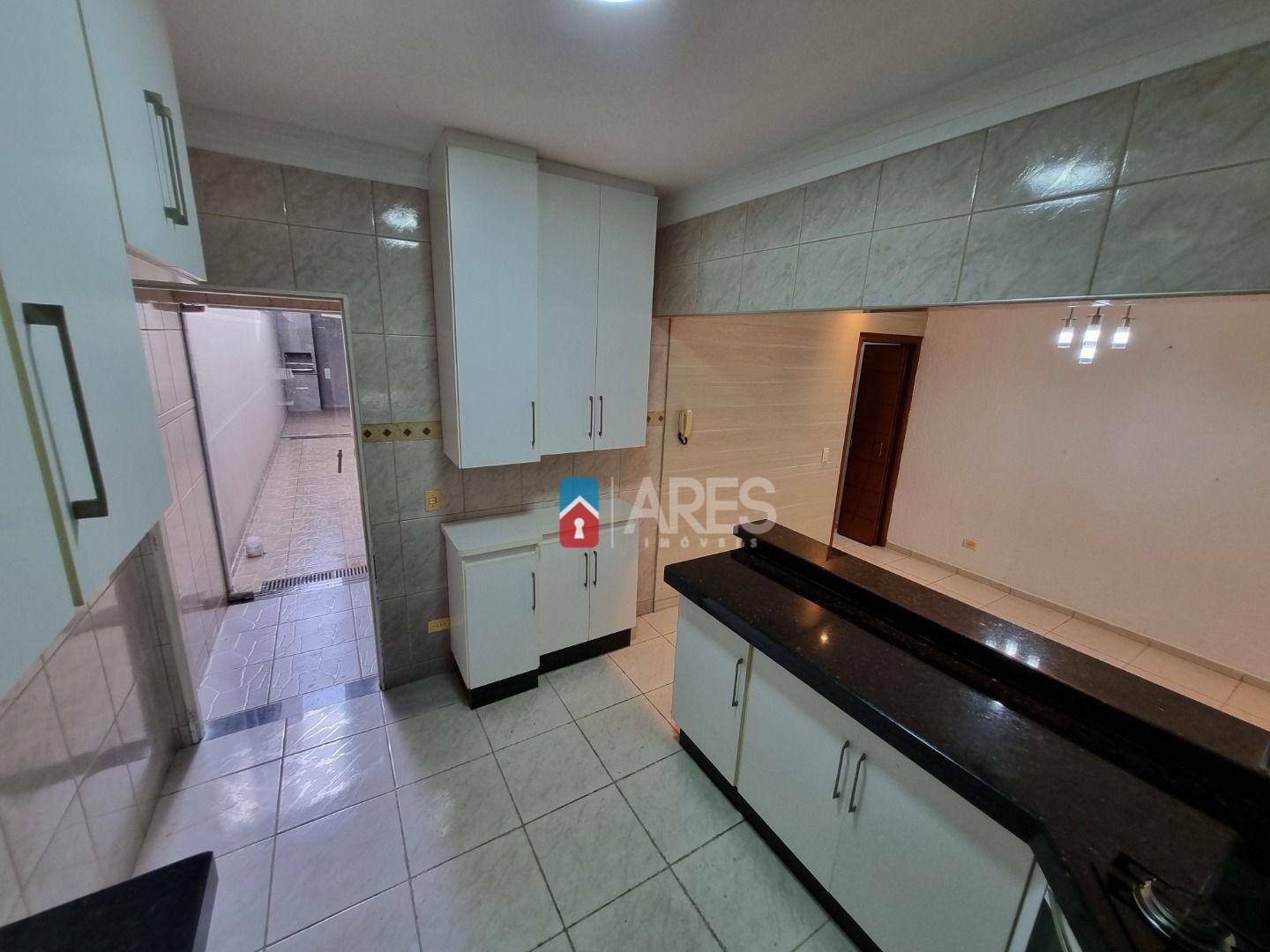 Casa à venda com 2 quartos, 108m² - Foto 11