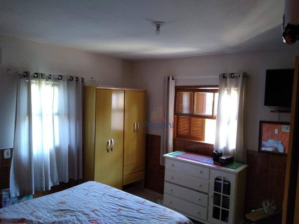 Casa à venda com 3 quartos, 300m² - Foto 8