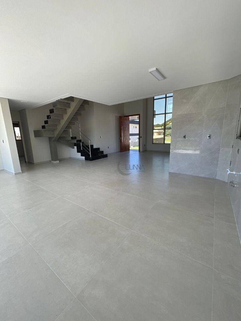 Casa de Condomínio à venda com 4 quartos, 250m² - Foto 9