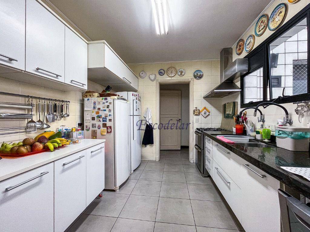 Apartamento à venda com 3 quartos, 200m² - Foto 35