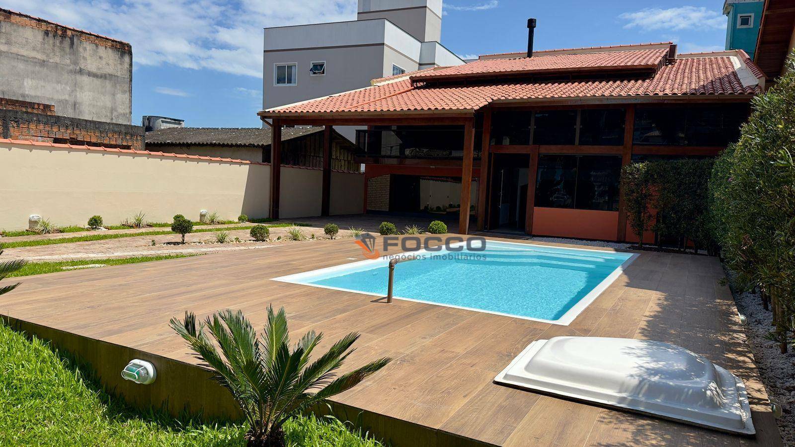 Casa à venda com 3 quartos, 200m² - Foto 5