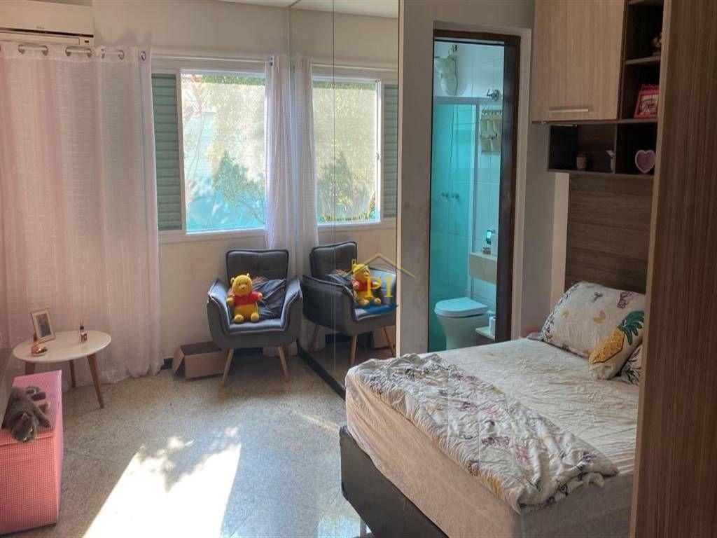 Casa à venda com 3 quartos, 300m² - Foto 34