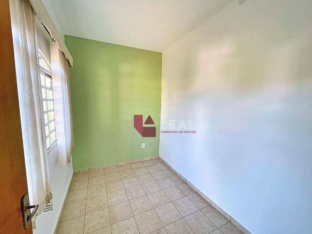 Casa à venda com 3 quartos, 223m² - Foto 8