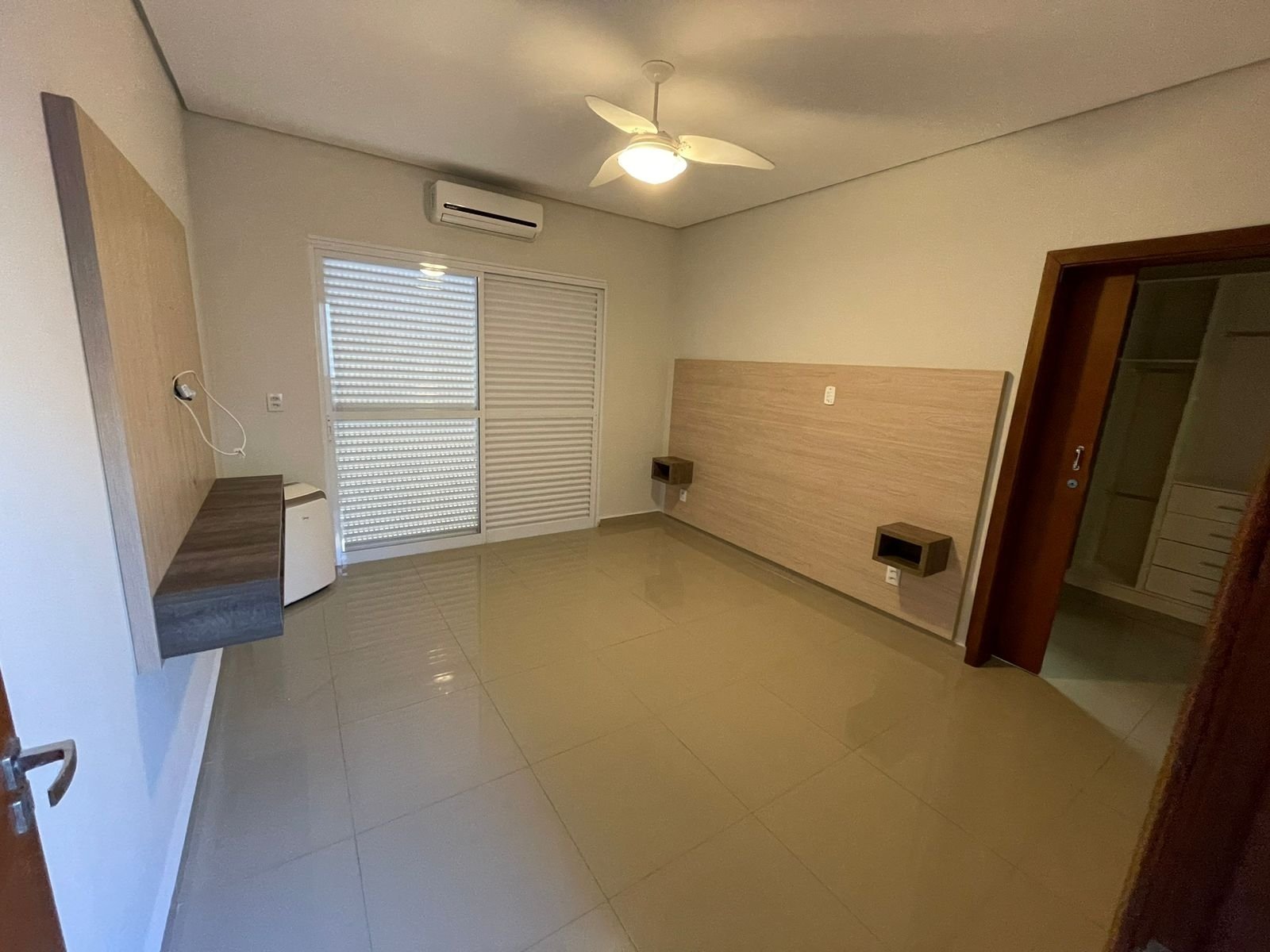 Casa à venda com 3 quartos, 270m² - Foto 9