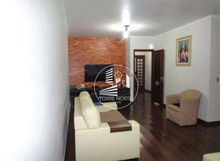 Casa à venda com 4 quartos, 240m² - Foto 3