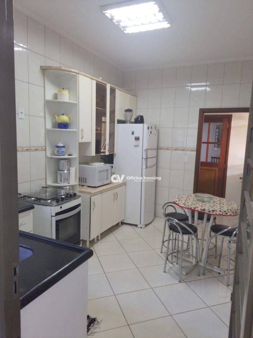 Casa à venda com 4 quartos, 156m² - Foto 22