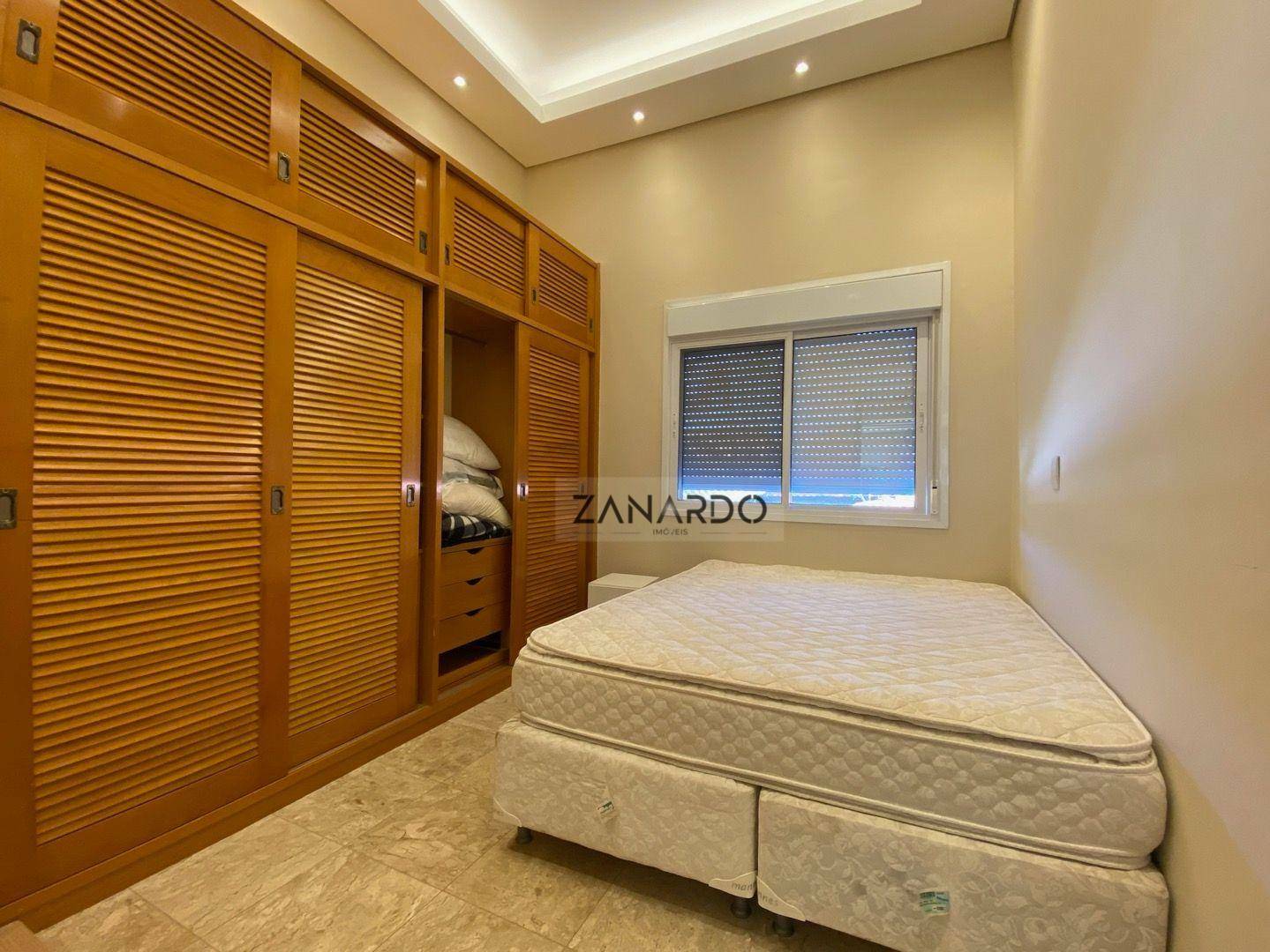 Casa de Condomínio à venda com 7 quartos, 400m² - Foto 39