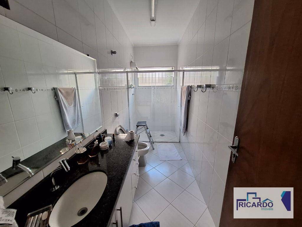 Casa à venda e aluguel com 4 quartos, 261m² - Foto 10