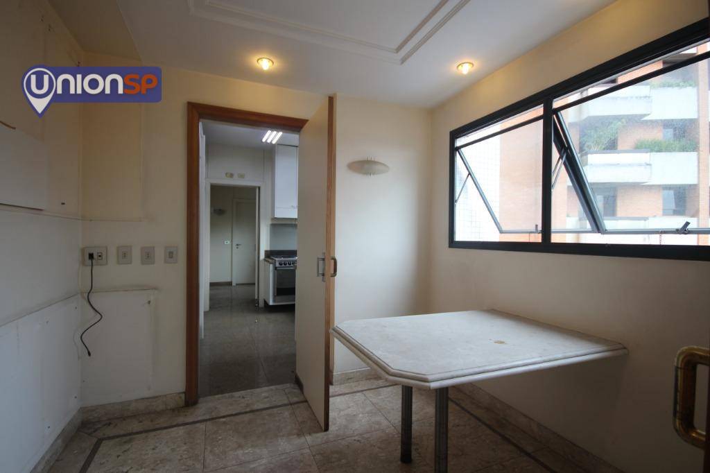 Apartamento à venda com 4 quartos, 202m² - Foto 29