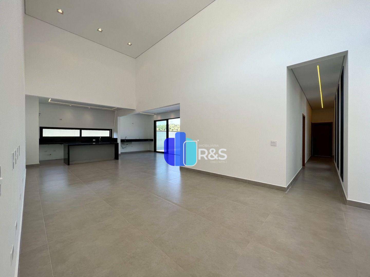 Casa de Condomínio à venda com 3 quartos, 242m² - Foto 3