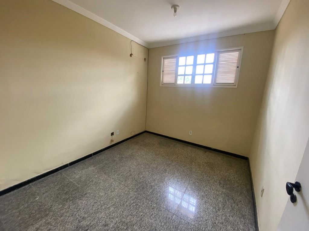 Casa para alugar com 4 quartos, 230m² - Foto 6