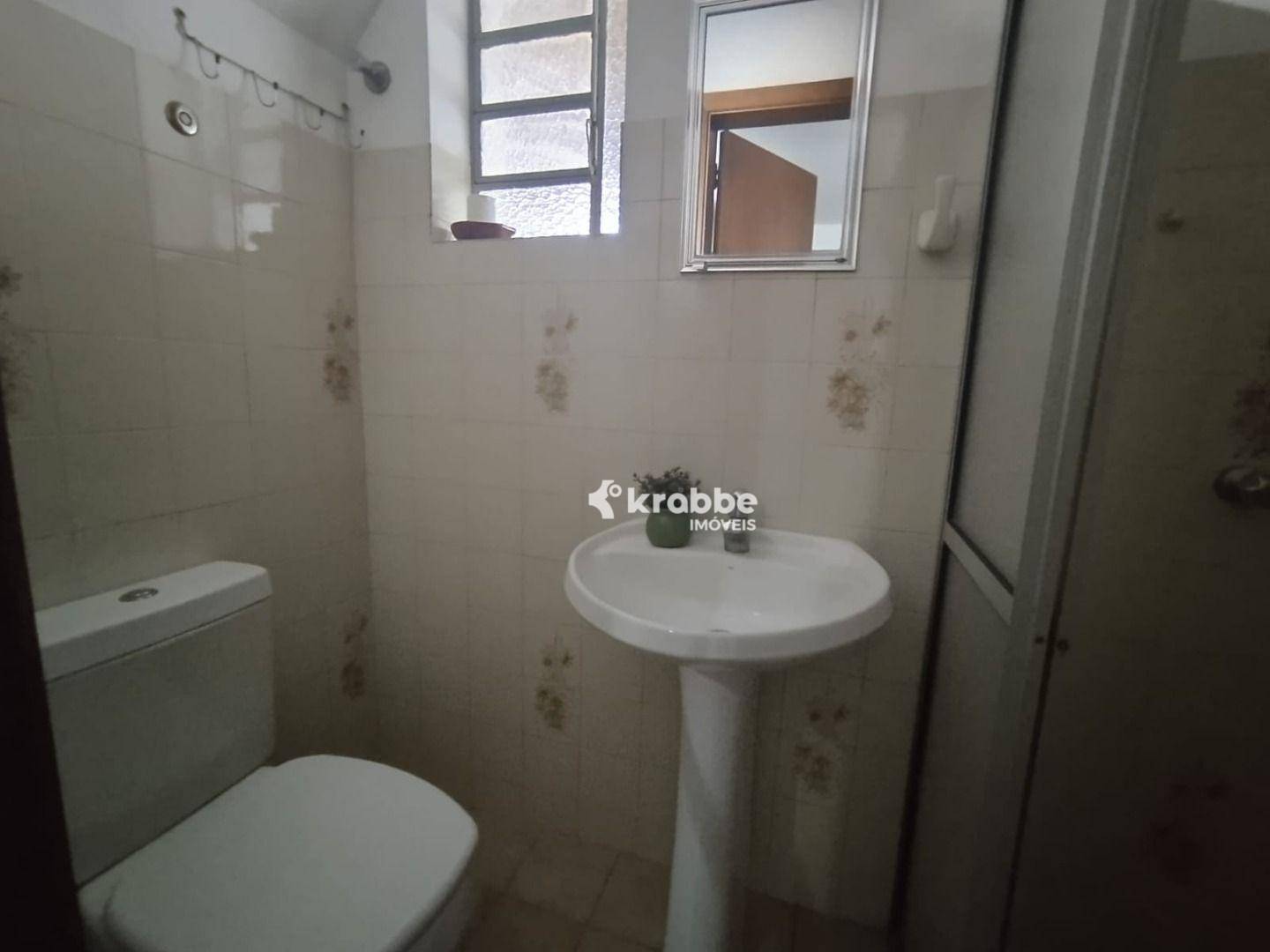Casa para alugar com 4 quartos, 180m² - Foto 10