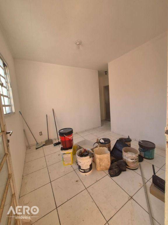 Casa à venda e aluguel com 2 quartos, 70m² - Foto 11