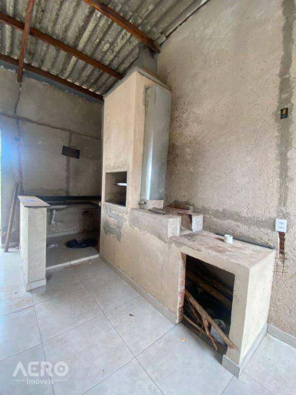 Casa à venda com 2 quartos, 98m² - Foto 6