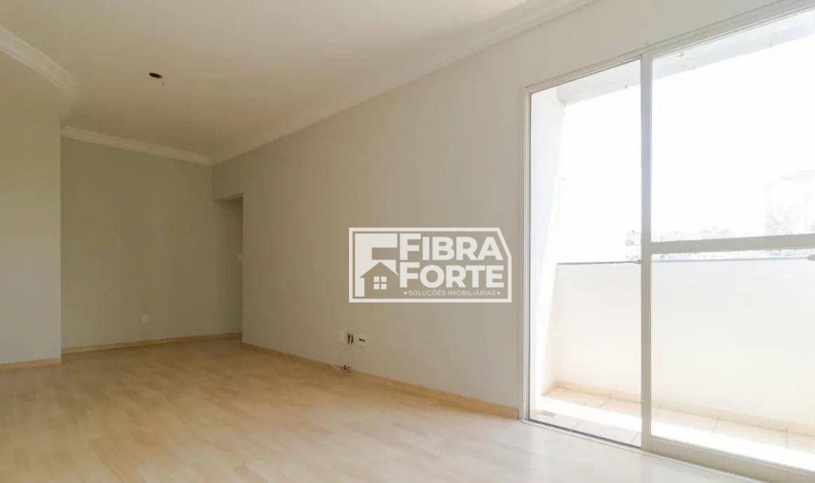 Apartamento à venda com 2 quartos, 70m² - Foto 3