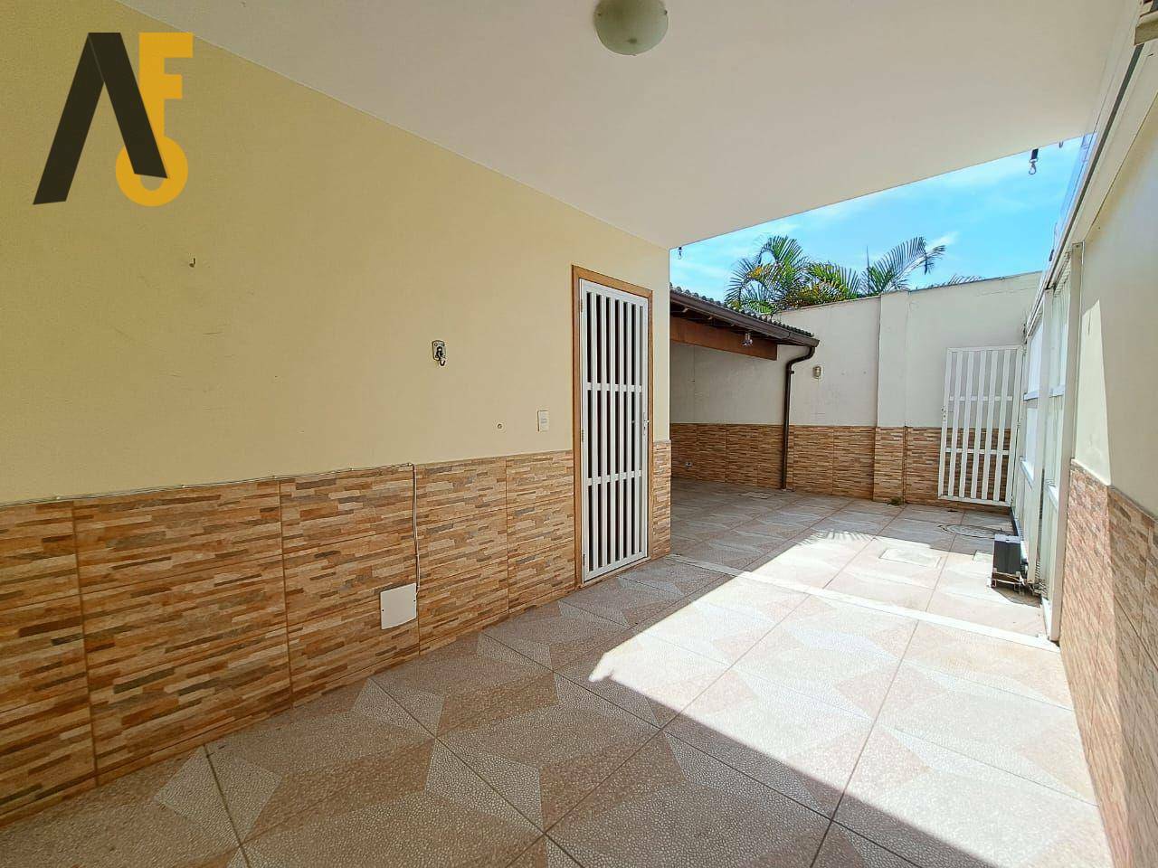 Casa à venda com 3 quartos, 90m² - Foto 3