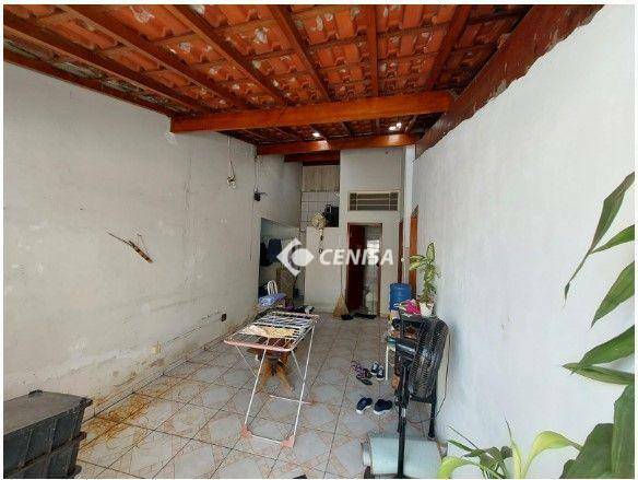 Casa à venda com 6 quartos, 213m² - Foto 11