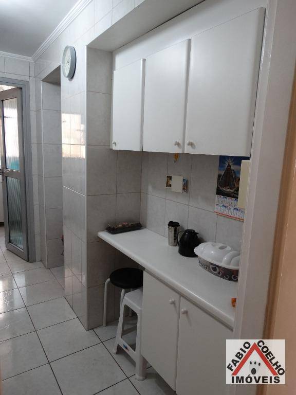 Apartamento à venda com 3 quartos, 75m² - Foto 4