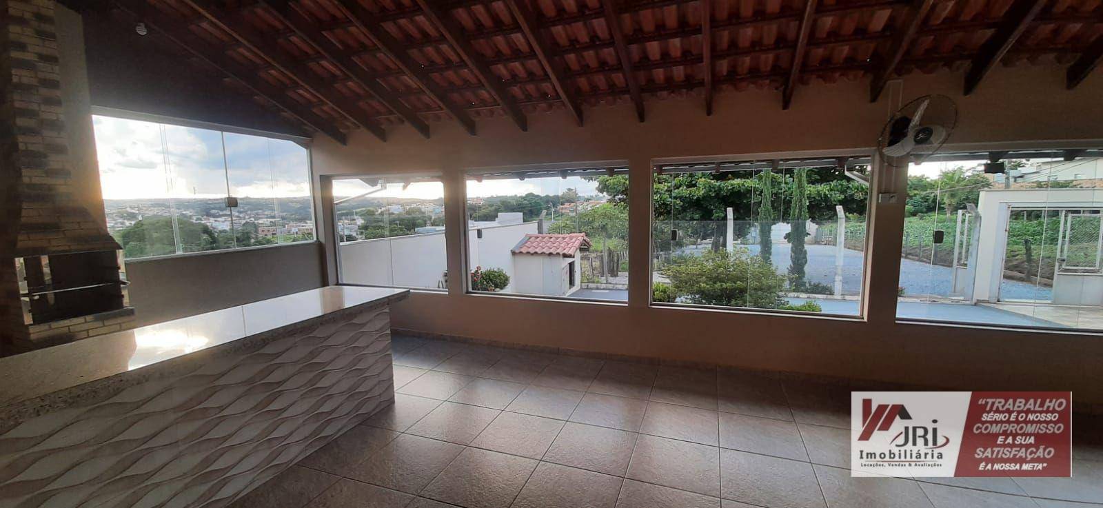 Chácara à venda e aluguel com 2 quartos, 926M2 - Foto 1