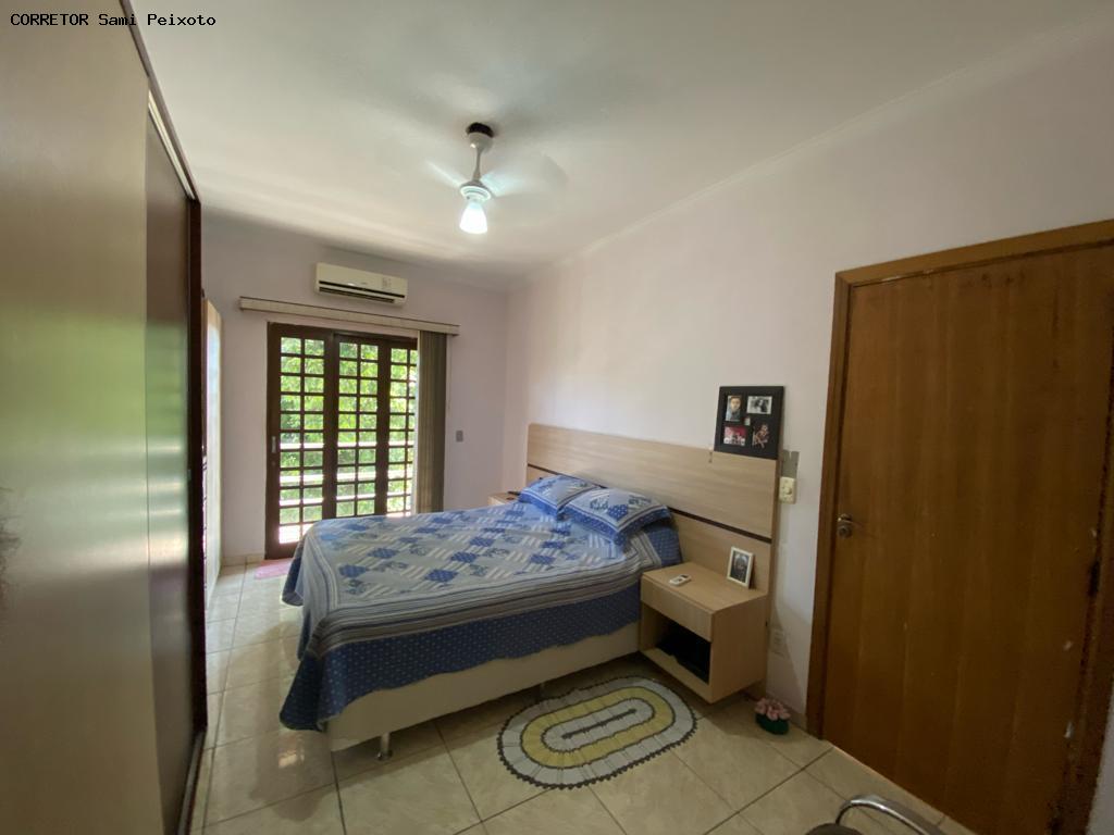 Casa à venda com 3 quartos, 212m² - Foto 7