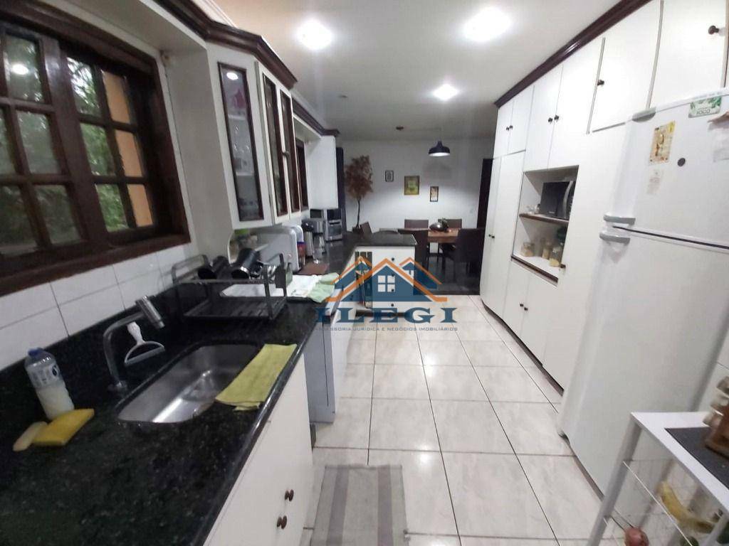 Casa de Condomínio à venda com 4 quartos, 360m² - Foto 15