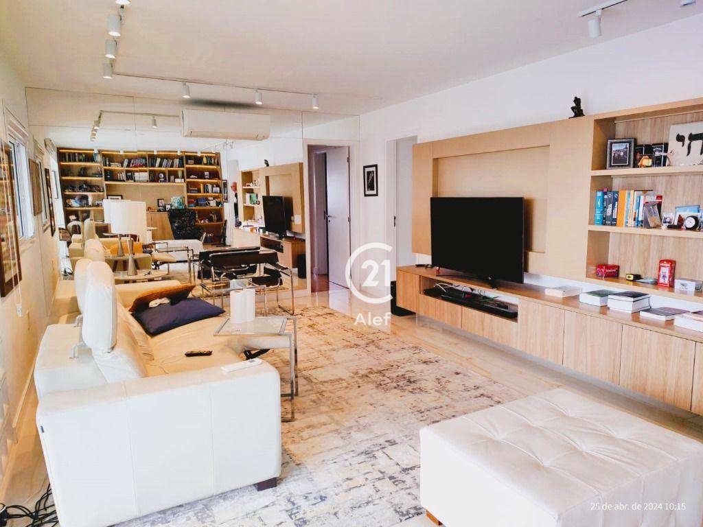 Apartamento à venda com 3 quartos, 157m² - Foto 6