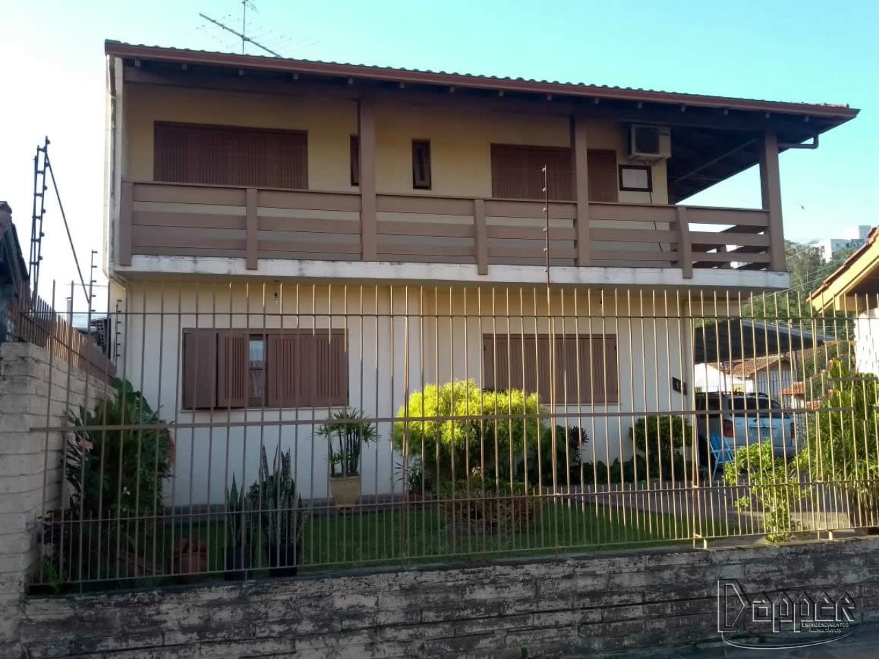 Casa à venda com 3 quartos, 248m² - Foto 1