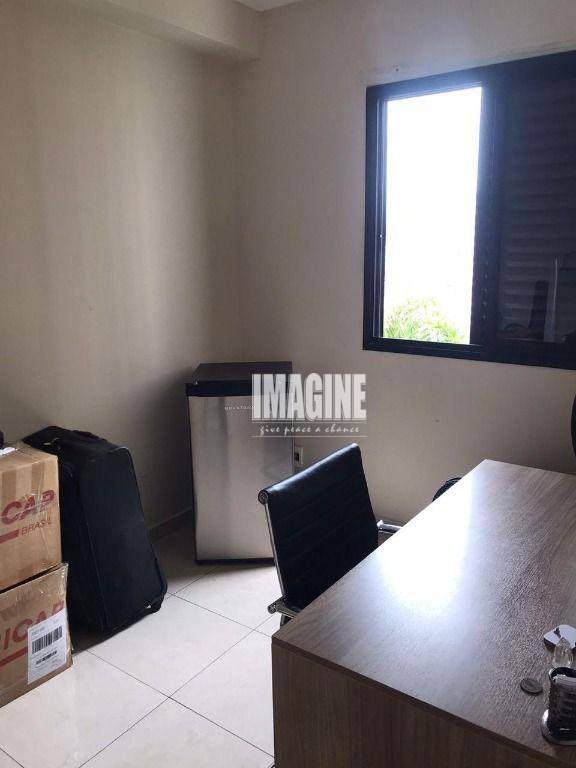 Apartamento à venda com 3 quartos, 65m² - Foto 18