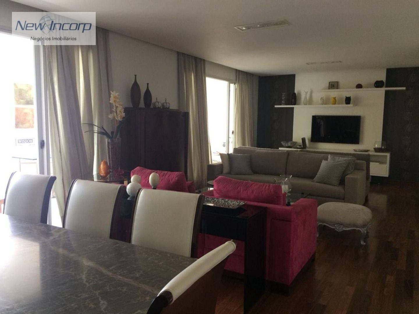 Apartamento à venda com 4 quartos, 216m² - Foto 1